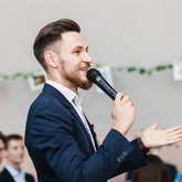 Ведущий Александр Потехин (691)