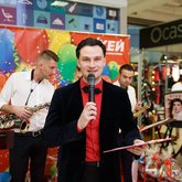Ведущий Макс Маленко (1115)