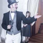 Ведущий Андрей Фролов (2280)