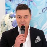 Ведущий Евгений Ярс (5624)