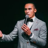 Ведущий Тимур Согнаев (5725)