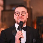 Ведущий Павел Ерофеев (7102)