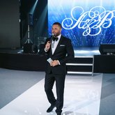 Ведущий Алексей Бондарчук (7291)