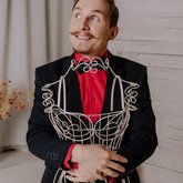 Ведущий Виктор Колобов (7736)