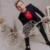 Ведущий Виктор Колобов (7737)