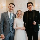 Ведущий Денис Сахаров (7875)