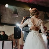 Ведущий Денис Сахаров (7922)