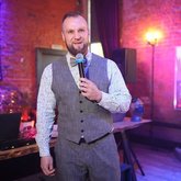 Ведущий Александр Шишкин (7966)