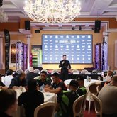 Ведущий Ярослав Кузьмин (8070)