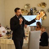Ведущий Максим Бондаренко (8177)