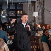 Ведущий Владислав Поздеев (8167)