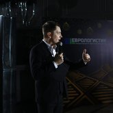 Ведущий Геннадий Гордеев (8356)