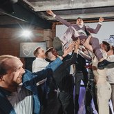 Ведущий Рейн Альбрехт (8484)