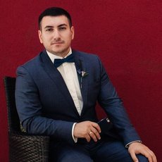 Ведущий Вилен Бедиян