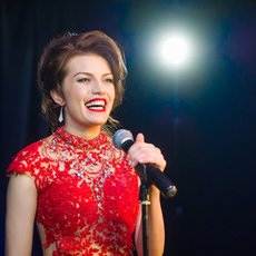 Ведущая Ирина Иваницкая