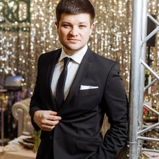 Ведущий Алексей Романовский