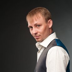 Ведущий Андрей Родионов