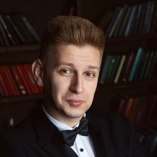 Ведущий Дмитрий Голованов
