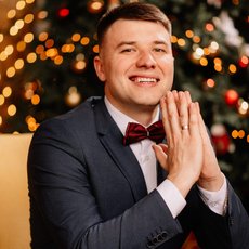 Ведущий Юрий Кудрявцев