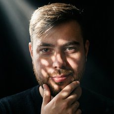 Ведущий Феликс Зайцев